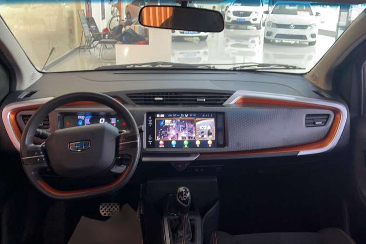 Used Geely Auto Vision X1 2017 1.3L Automatic Fun Edition Interior 3