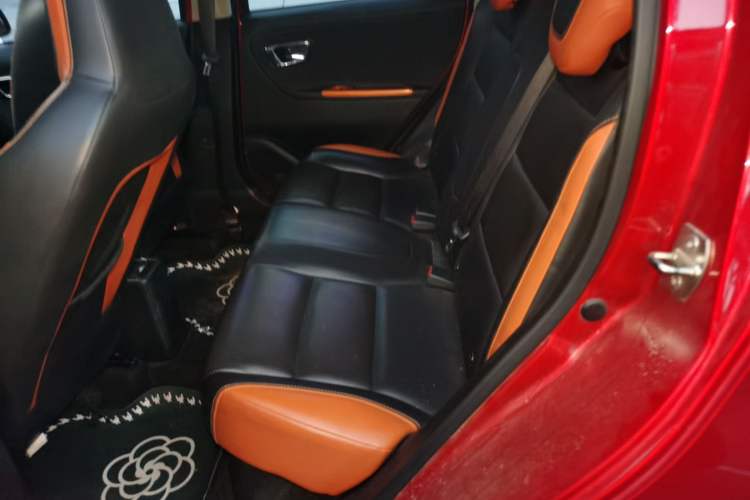 Used Geely Auto Vision X1 2017 1.3L Automatic Fun Edition Interior 4