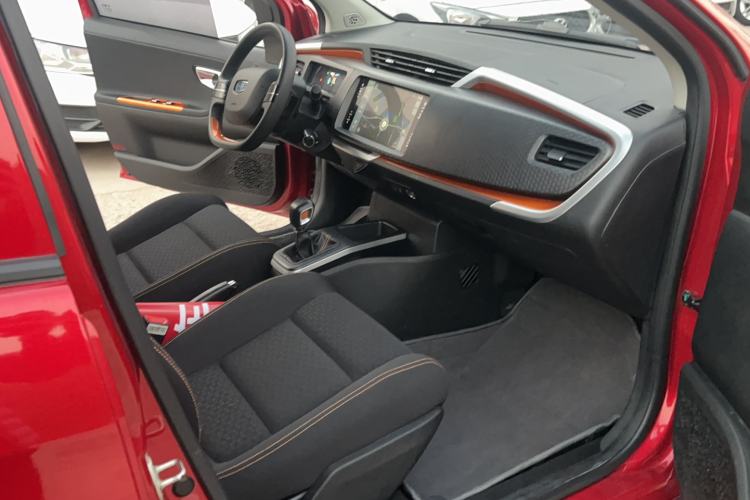 Used Geely Auto Vision X1 2017 1.3L Manual Frenzy Edition Interior 4