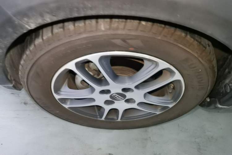 Used Geely Auto Vision X1 2017 1.3L Automatic Player Edition Left Front Wheel Hub