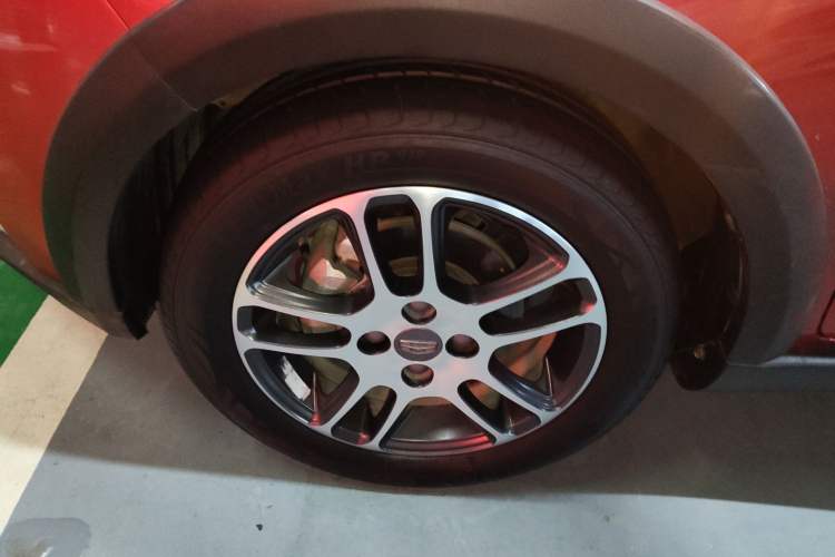 Used Geely Auto Vision X1 2017 1.3L Automatic Player Edition Left Front Wheel Hub