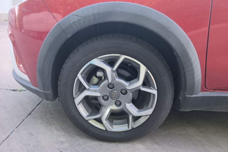 Used Geely Auto Vision X1 2017 1.3L Automatic Player Edition Left Front Wheel Hub