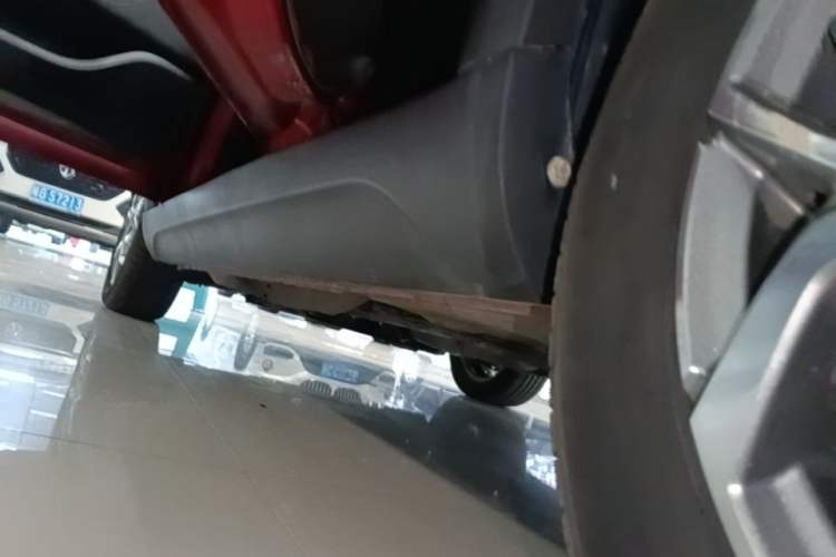 Used Geely Auto Vision X1 2017 1.3L Automatic Player Edition Left Side Sill