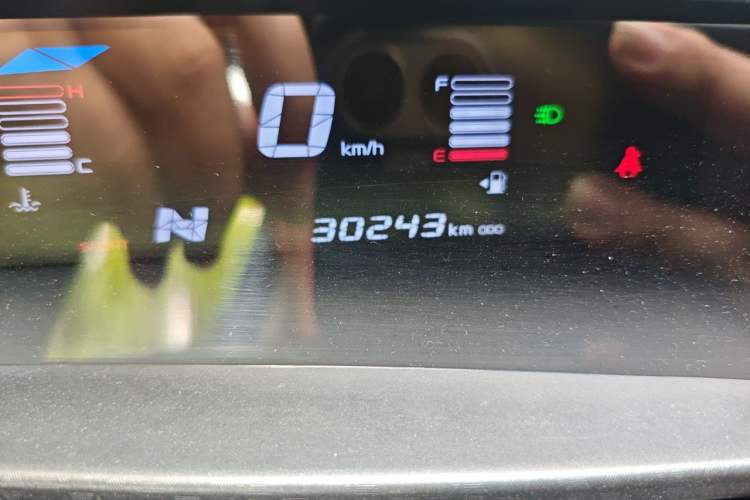 Used Geely Auto Vision X1 2017 1.3L Automatic Player Edition Odometer Close Up