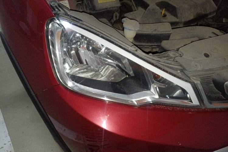 Used Geely Auto Vision X1 2017 1.3L Automatic Player Edition Right Front Headlight