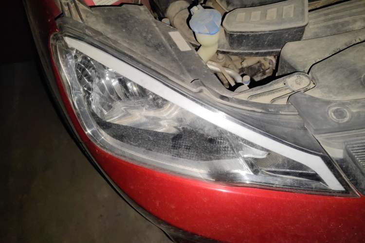 Used Geely Auto Vision X1 2017 1.3L Automatic Player Edition Right Front Headlight