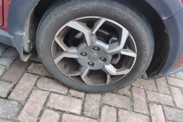 Used Geely Auto Vision X1 2017 1.3L Automatic Player Edition Right Front Wheel Hub
