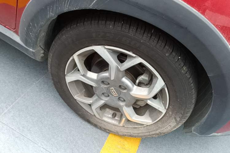 Used Geely Auto Vision X1 2017 1.3L Automatic Player Edition Right Front Wheel Hub