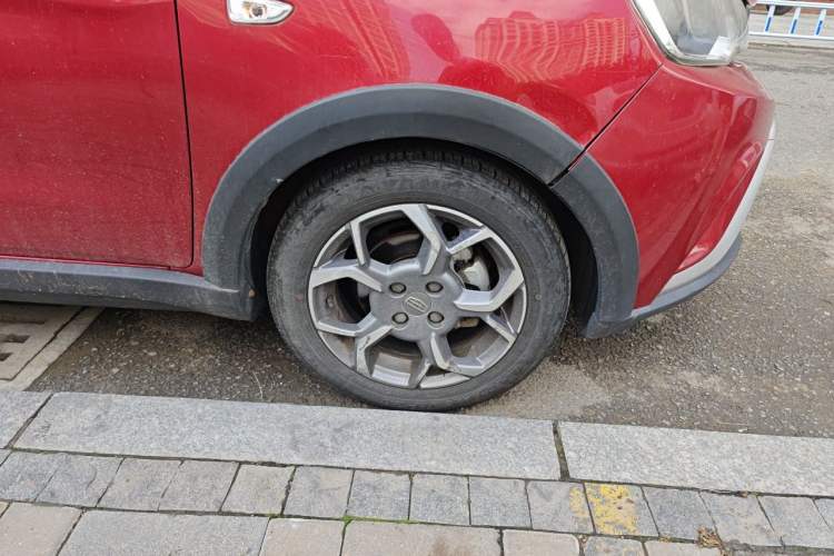 Used Geely Auto Vision X1 2017 1.3L Automatic Fun Edition Right Front Wheel Hub