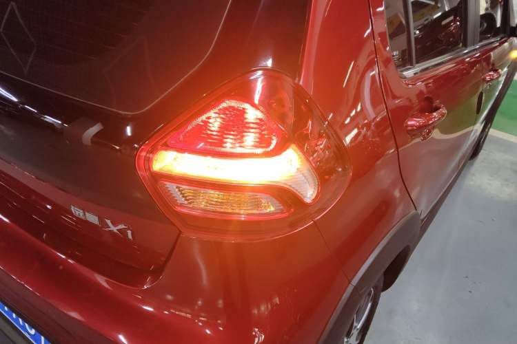 Used Geely Auto Vision X1 2017 1.3L Automatic Player Edition Right Rear Taillight