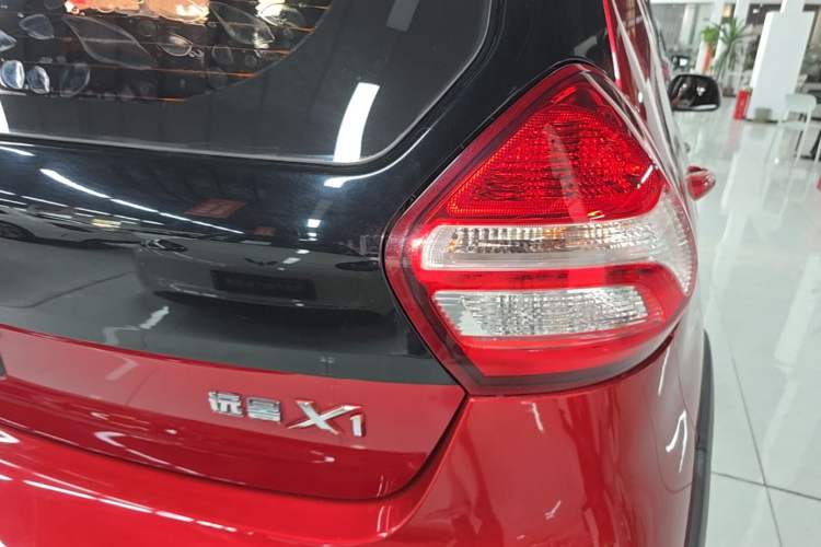 Used Geely Auto Vision X1 2017 1.3L Automatic Player Edition Right Rear Taillight