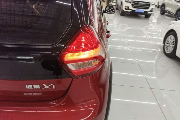 Used Geely Auto Vision X1 2017 1.3L Automatic Player Edition Right Rear Taillight