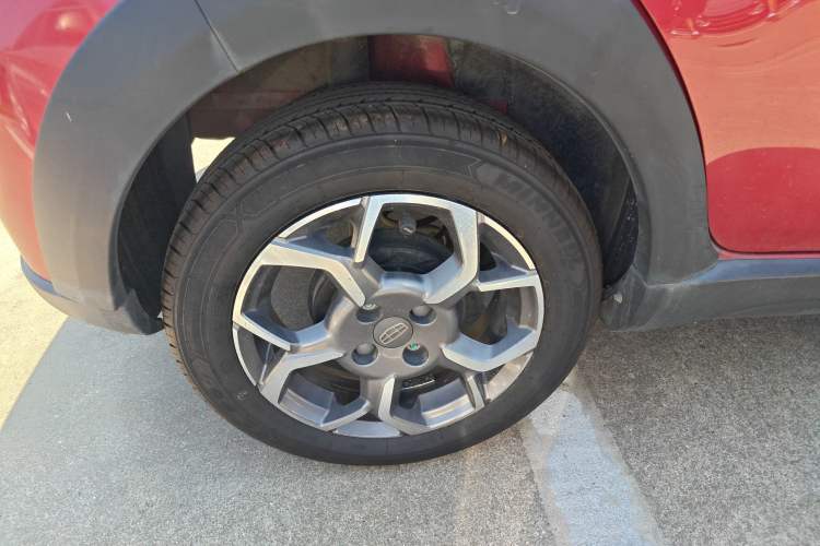 Used Geely Auto Vision X1 2017 1.3L Automatic Fun Edition Right Rear Wheel Hub