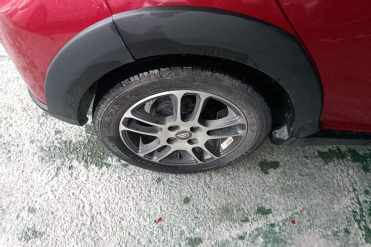 Used Geely Auto Vision X1 2017 1.3L Automatic Player Edition Right Rear Wheel Hub