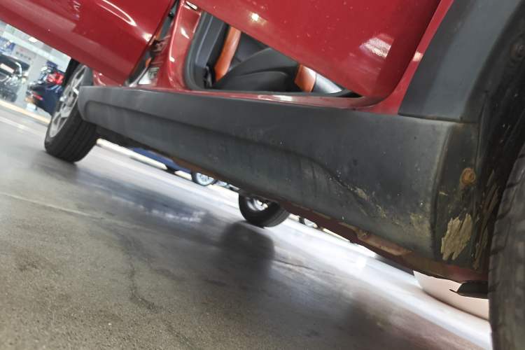 Used Geely Auto Vision X1 2017 1.3L Automatic Fun Edition Right Side Sill