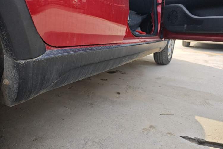 Used Geely Auto Vision X1 2017 1.3L Automatic Fun Edition Right Side Sill