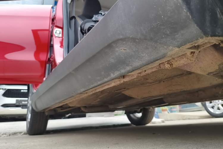 Used Geely Auto Vision X1 2017 1.3L Automatic Player Edition Right Side Sill