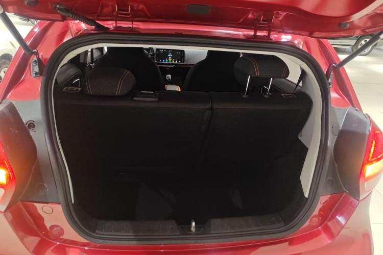 Used Geely Auto Vision X1 2017 1.3L Automatic Fun Edition Trunk