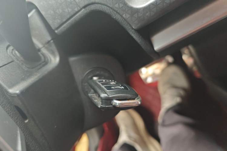 Used Geely Auto Vision X1 2017 1.3L Automatic Player Edition Vehicle Key
