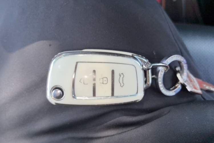Used Geely Auto Vision X1 2017 1.3L Automatic Player Edition Vehicle Key