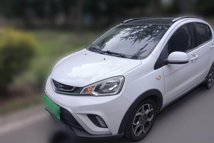 Used Geely Auto Vision X1 2017 1.3L Automatic Player Edition Guazi used car, China used car export, Used car for sale, Used cars, Cheapest cars for sale