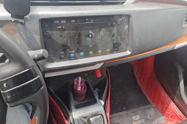 Used Geely Auto Vision X1 2017 1.3L Manual Frenzy Edition Audio And AC Panel
