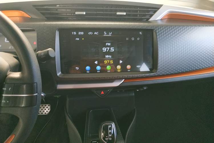 Used Geely Auto Vision X1 2017 1.3L Automatic Fun Edition Audio And AC Panel