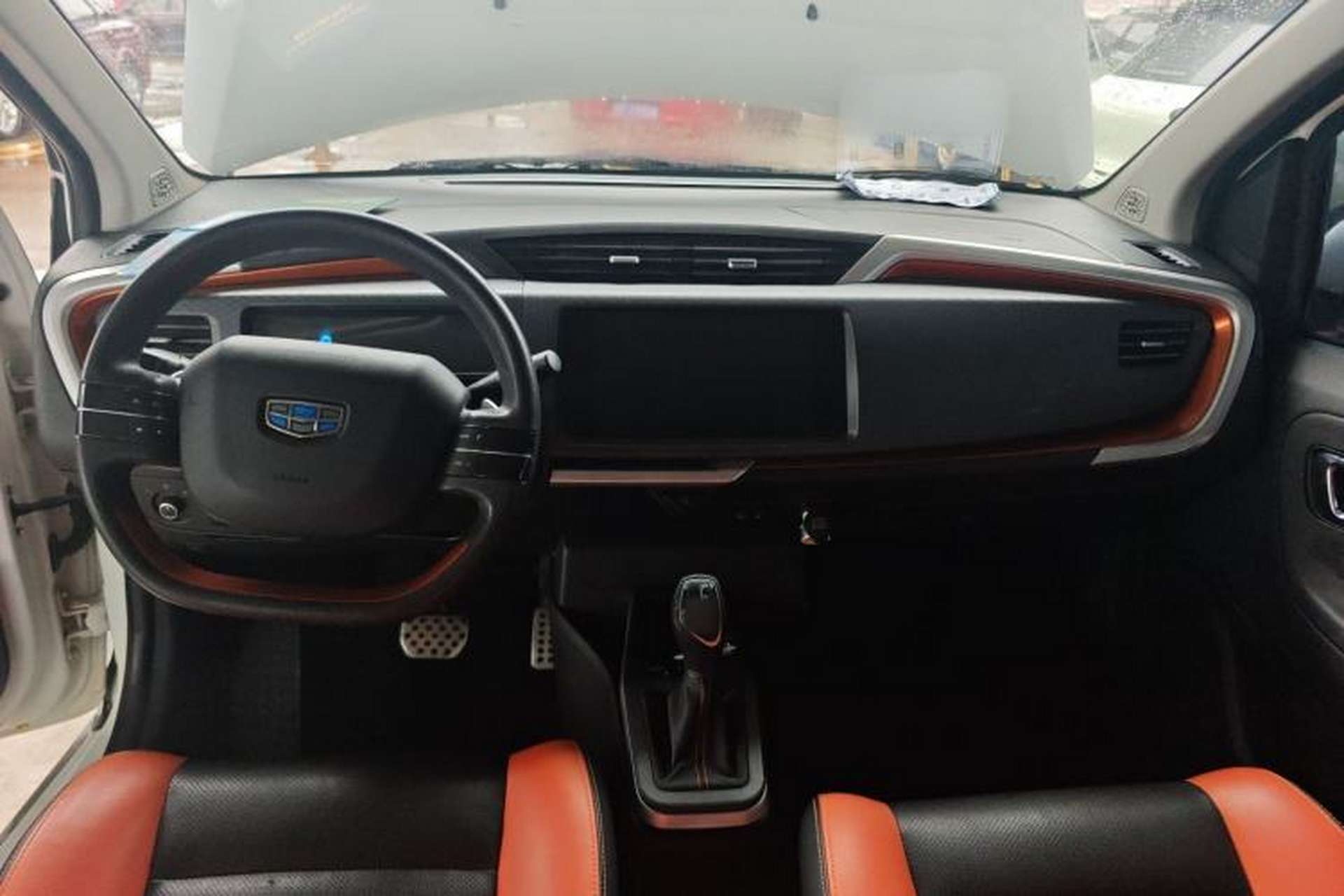 Used Geely Auto Vision X1 2017 1.3L Automatic Fun Edition Center Console