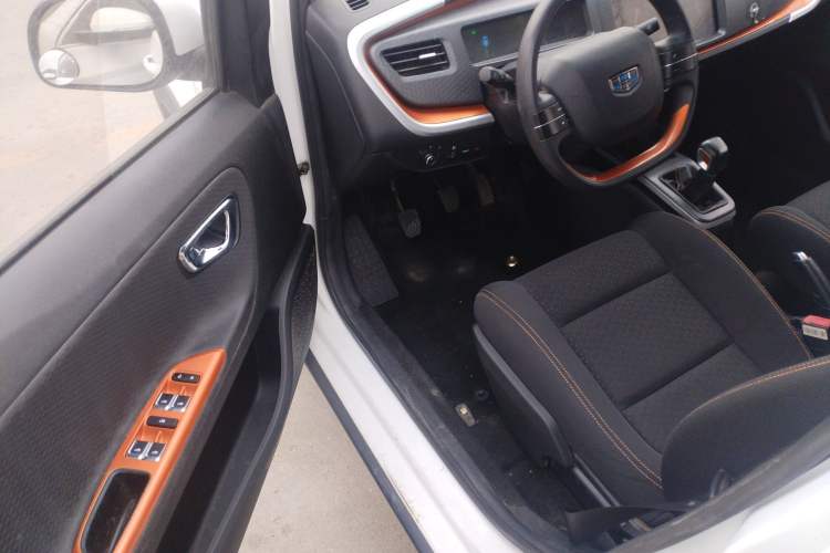 Used Geely Auto Vision X1 2017 1.3L Manual Frenzy Edition Driver Seat