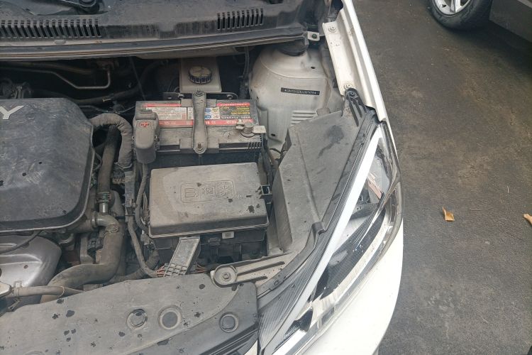 Used Geely Auto Vision X1 2017 1.3L Automatic Fun Edition Engine Bay Left