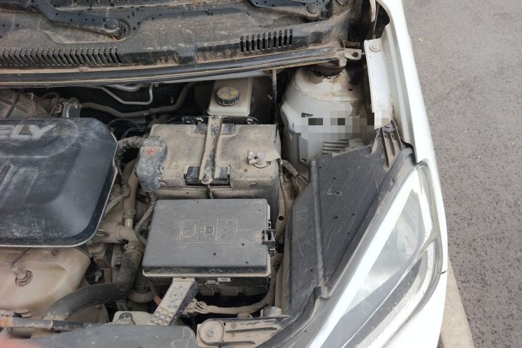 Used Geely Auto Vision X1 2017 1.3L Automatic Fun Edition Engine Bay Left