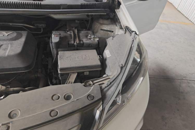 Used Geely Auto Vision X1 2017 1.3L Automatic Fun Edition Engine Bay Left