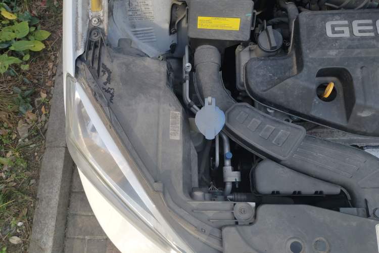 Used Geely Auto Vision X1 2017 1.3L Automatic Player Edition Engine Bay Right