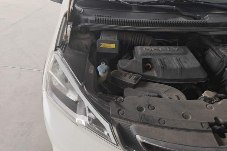 Used Geely Auto Vision X1 2017 1.3L Automatic Fun Edition Engine Bay Right