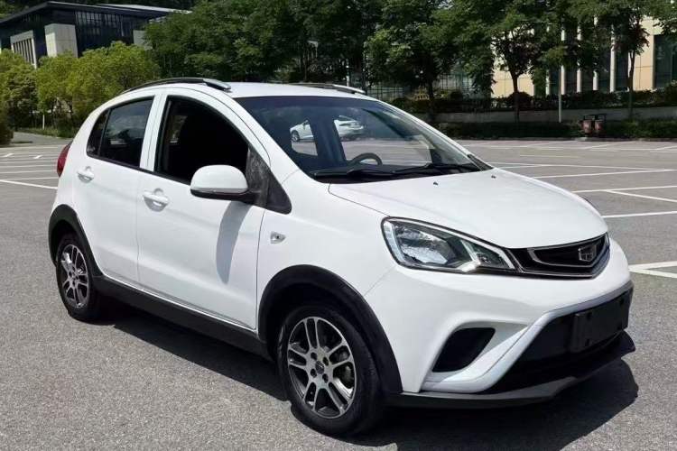Used Geely Auto Vision X1 2017 1.3L Manual Frenzy Edition Exterior 2