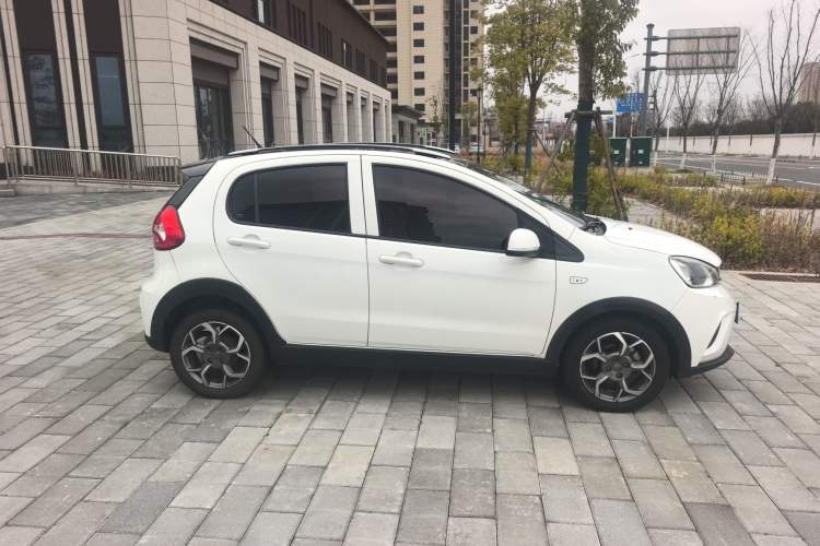 Used Geely Auto Vision X1 2017 1.3L Manual Frenzy Edition Exterior 2