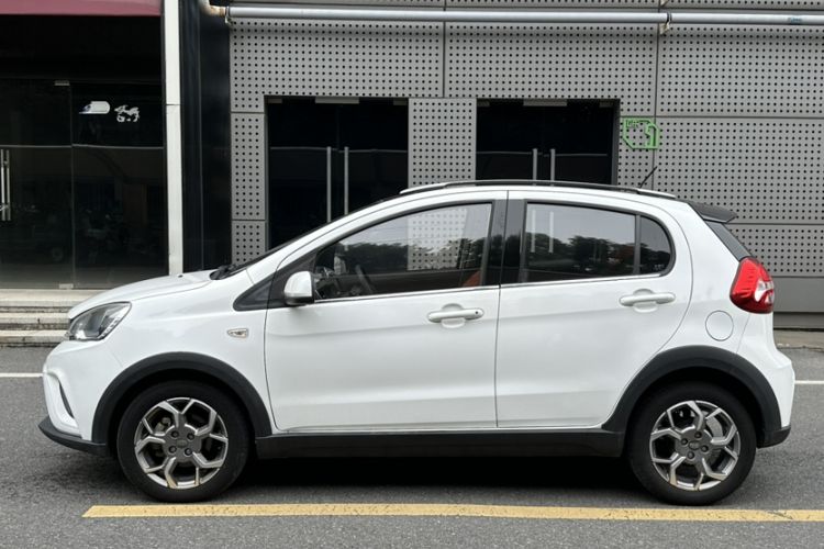 Used Geely Auto Vision X1 2017 1.3L Automatic Player Edition Exterior 3