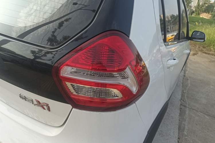 Used Geely Auto Vision X1 2017 1.3L Automatic Fun Edition Exterior 3
