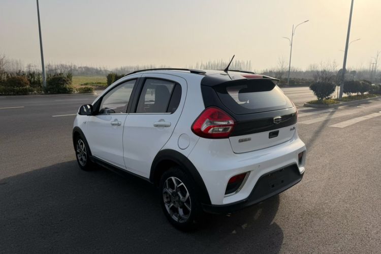 Used Geely Auto Vision X1 2017 1.3L Automatic Fun Edition Exterior 3