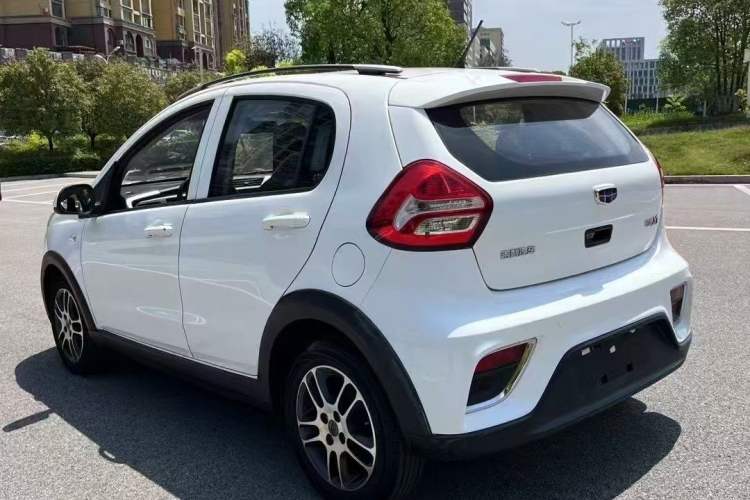 Used Geely Auto Vision X1 2017 1.3L Manual Frenzy Edition Exterior 3