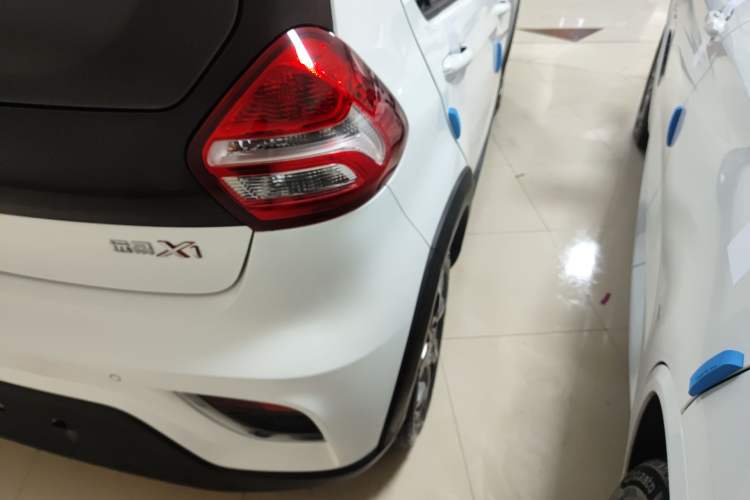 Used Geely Auto Vision X1 2017 1.3L Manual Frenzy Edition Exterior 3