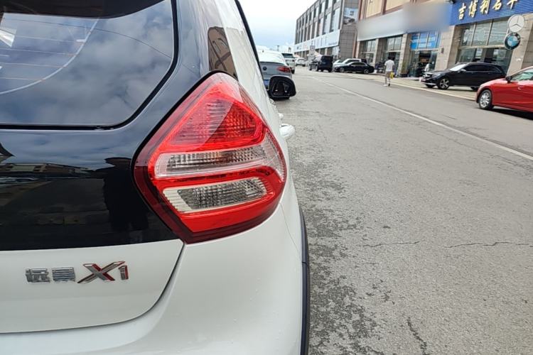 Used Geely Auto Vision X1 2017 1.3L Automatic Fun Edition Exterior 3