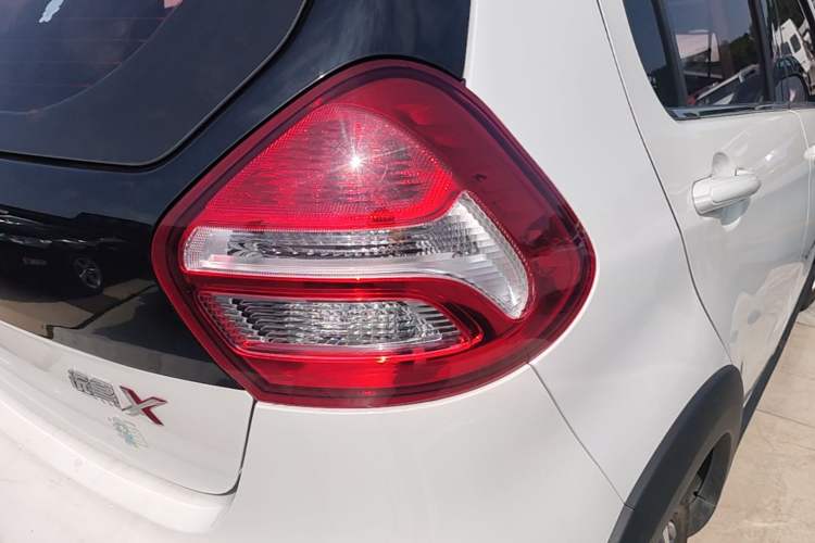 Used Geely Auto Vision X1 2017 1.3L Automatic Fun Edition Exterior 3