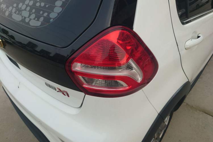 Used Geely Auto Vision X1 2017 1.3L Automatic Player Edition Exterior 3