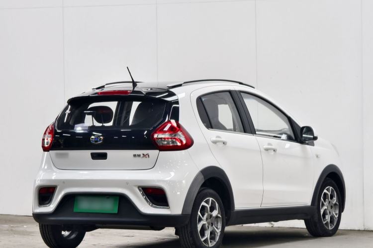 Used Geely Auto Vision X1 2017 1.3L Automatic Fun Edition Exterior 4