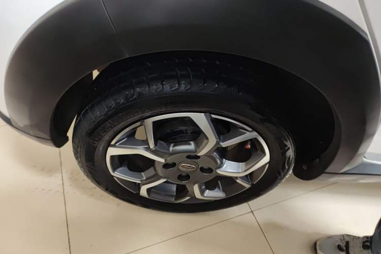 Used Geely Auto Vision X1 2017 1.3L Manual Frenzy Edition Exterior 5