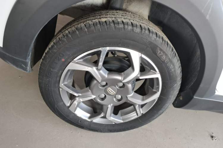 Used Geely Auto Vision X1 2017 1.3L Automatic Player Edition Exterior 5
