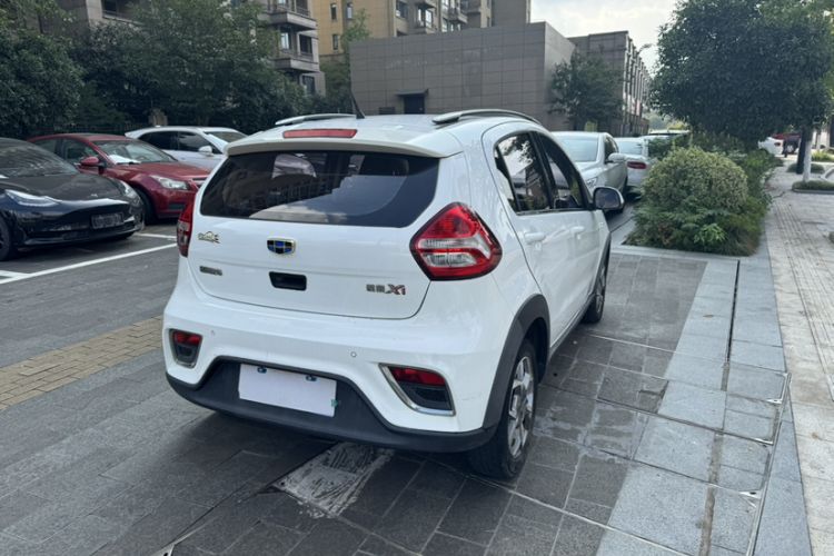 Used Geely Auto Vision X1 2017 1.3L Automatic Fun Edition Exterior 5