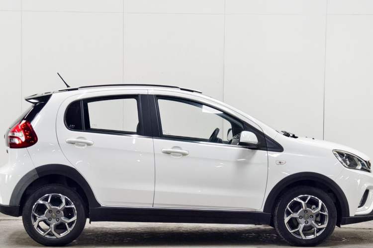 Used Geely Auto Vision X1 2017 1.3L Automatic Fun Edition Exterior 7