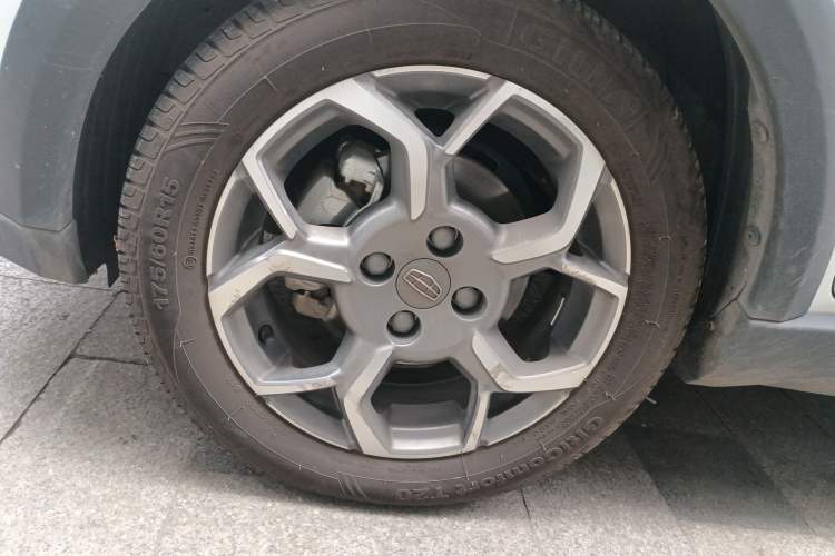 Used Geely Auto Vision X1 2017 1.3L Manual Frenzy Edition Exterior 7